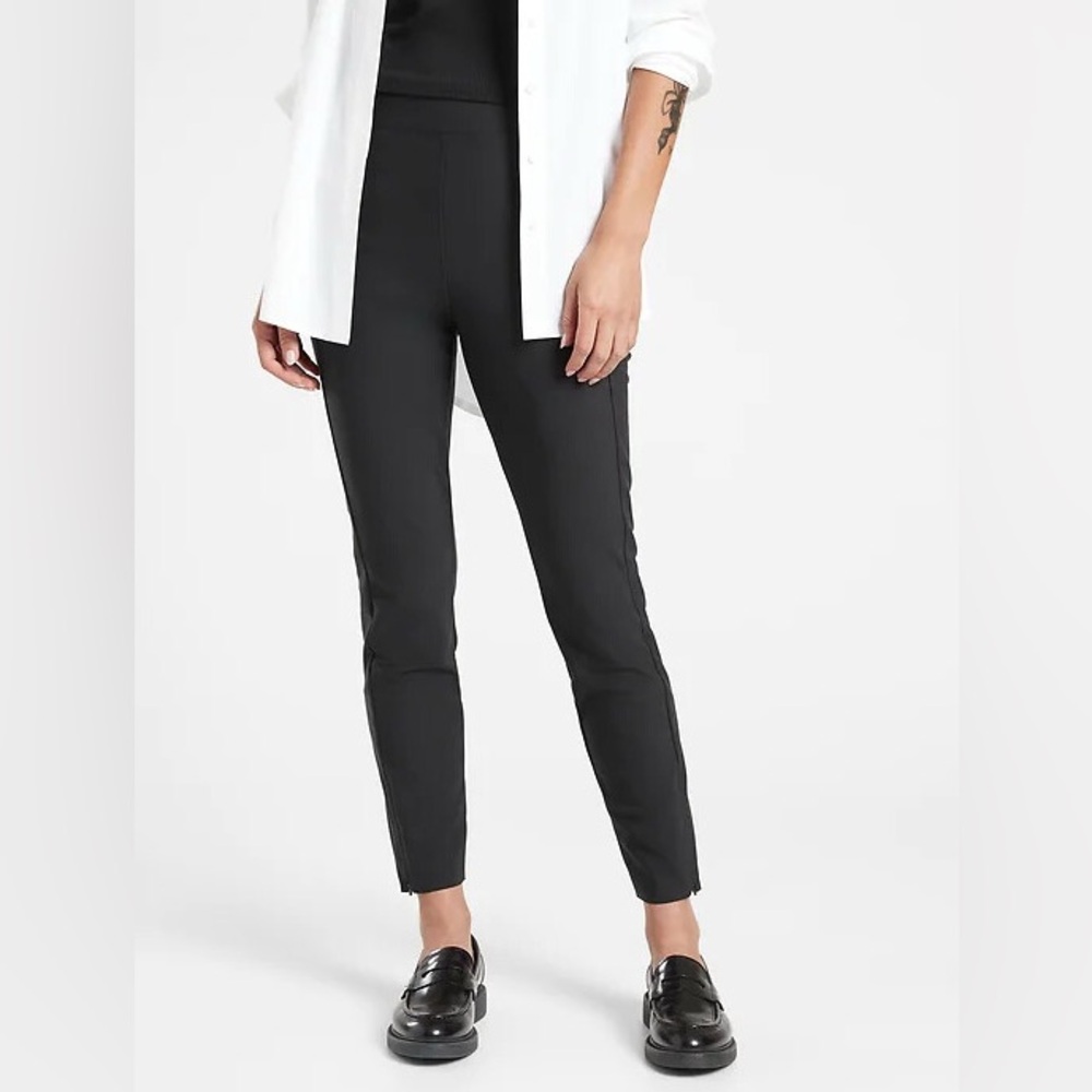 Athleta | Stellar Tight NWT Ankle Zip Pant